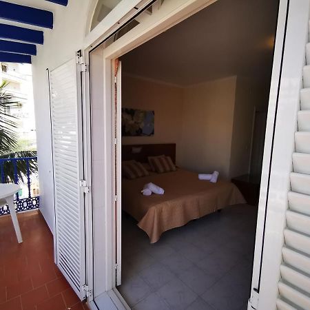 נרחה Hostal Marazul מראה חיצוני תמונה