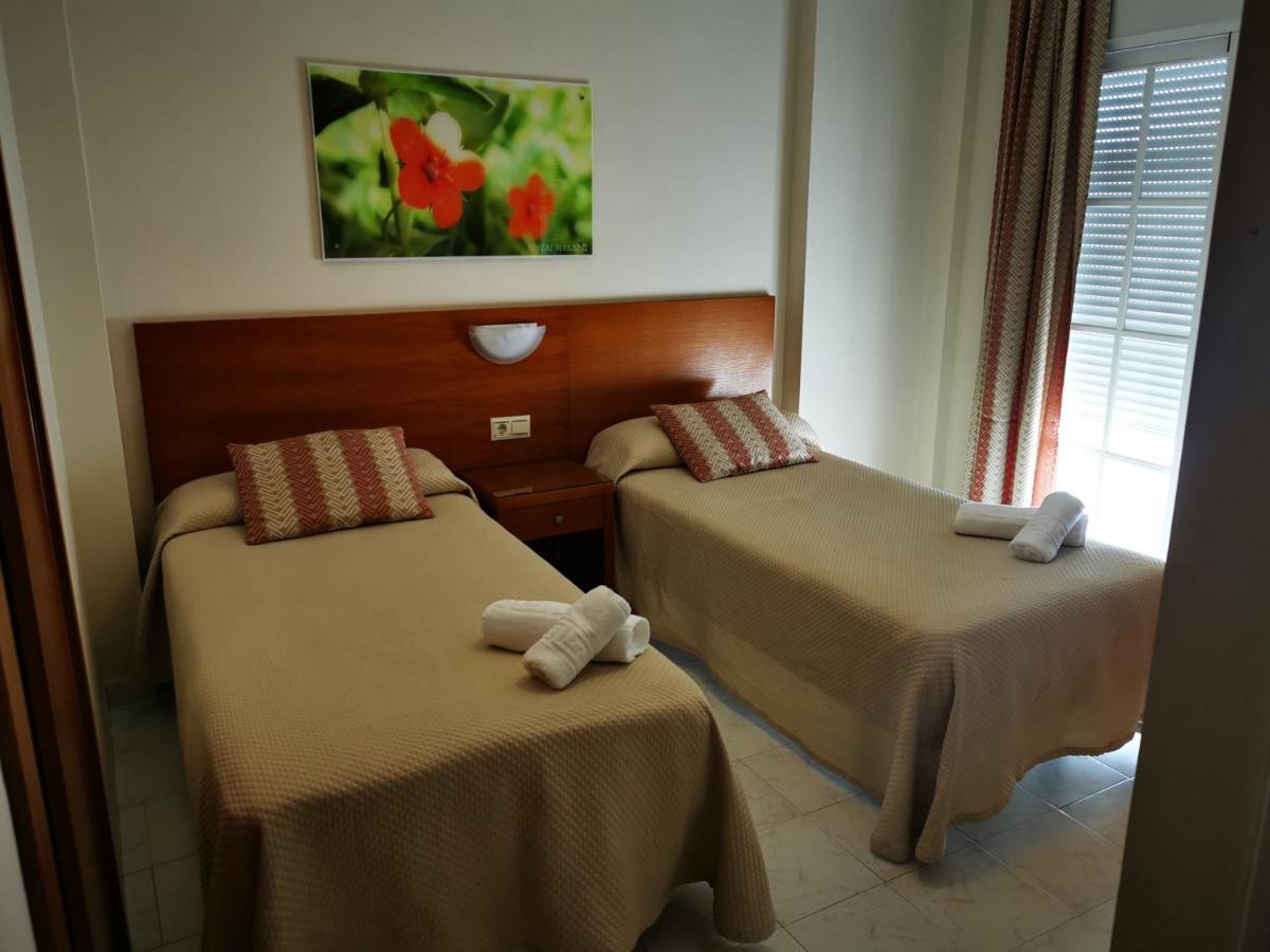 נרחה Hostal Marazul מראה חיצוני תמונה